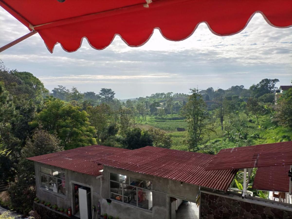 Pondok Wisata Jaden Trawas Mojokerto Ξενοδοχείο Εξωτερικό φωτογραφία